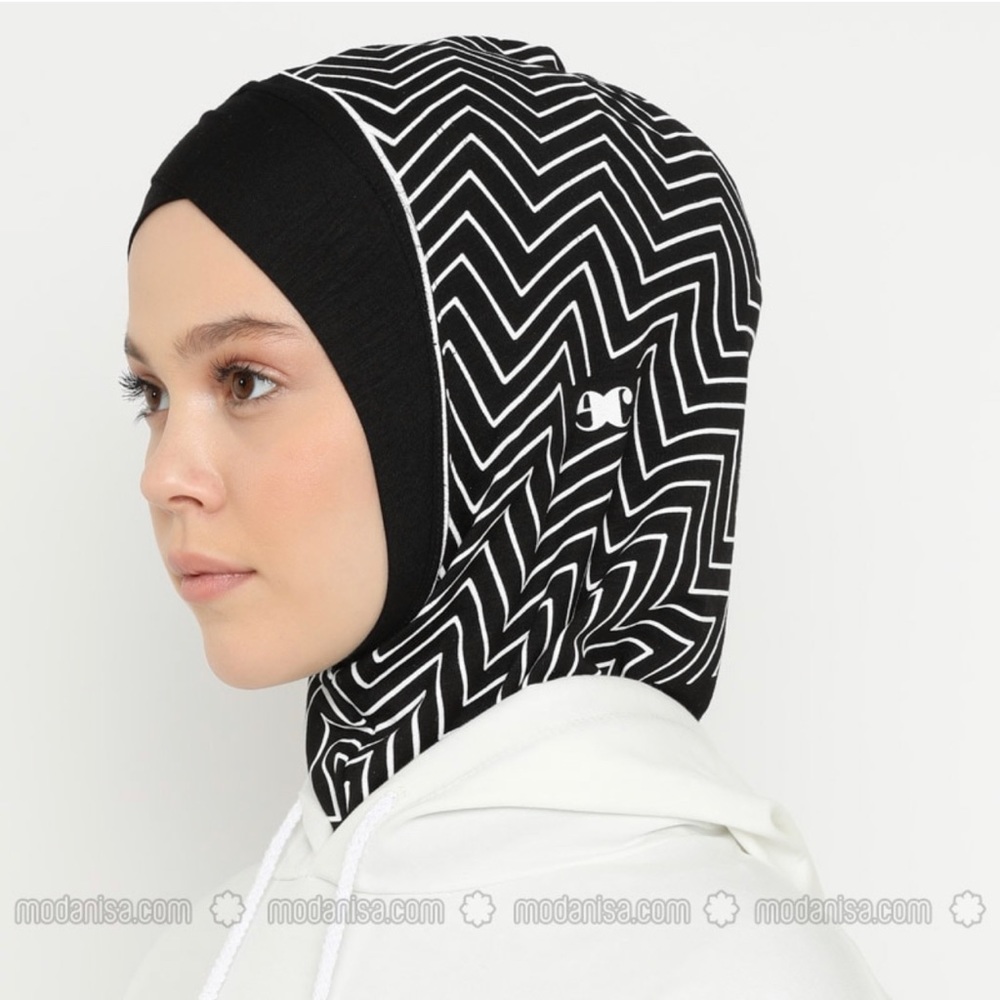 Black Sport Bonnet (NEW)❤️